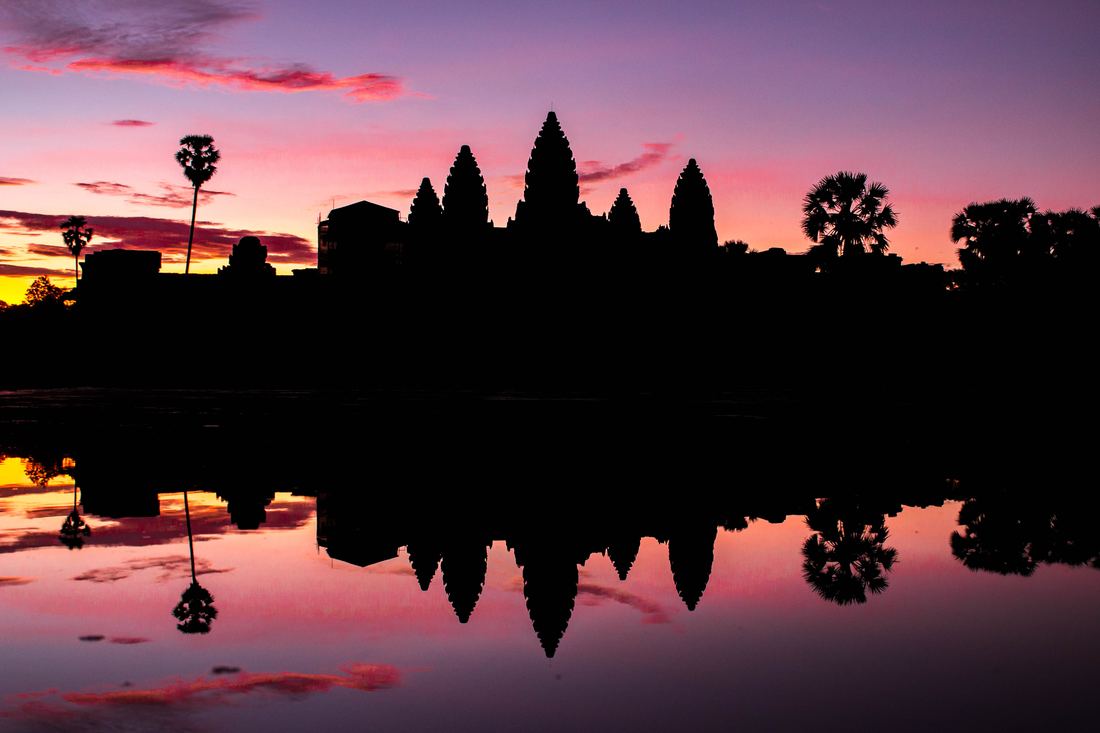 Picture of Angkor Wat temple at sunrise